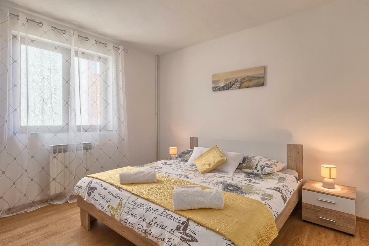 Apartman D&D, Dvorine 63 Banjole Exterior foto