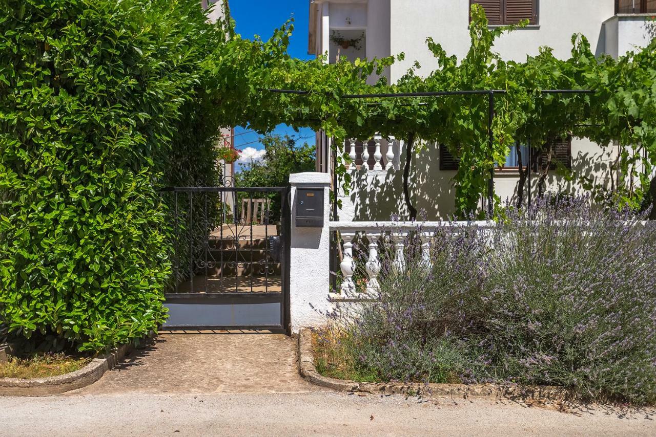 Apartman D&D, Dvorine 63 Banjole Exterior foto